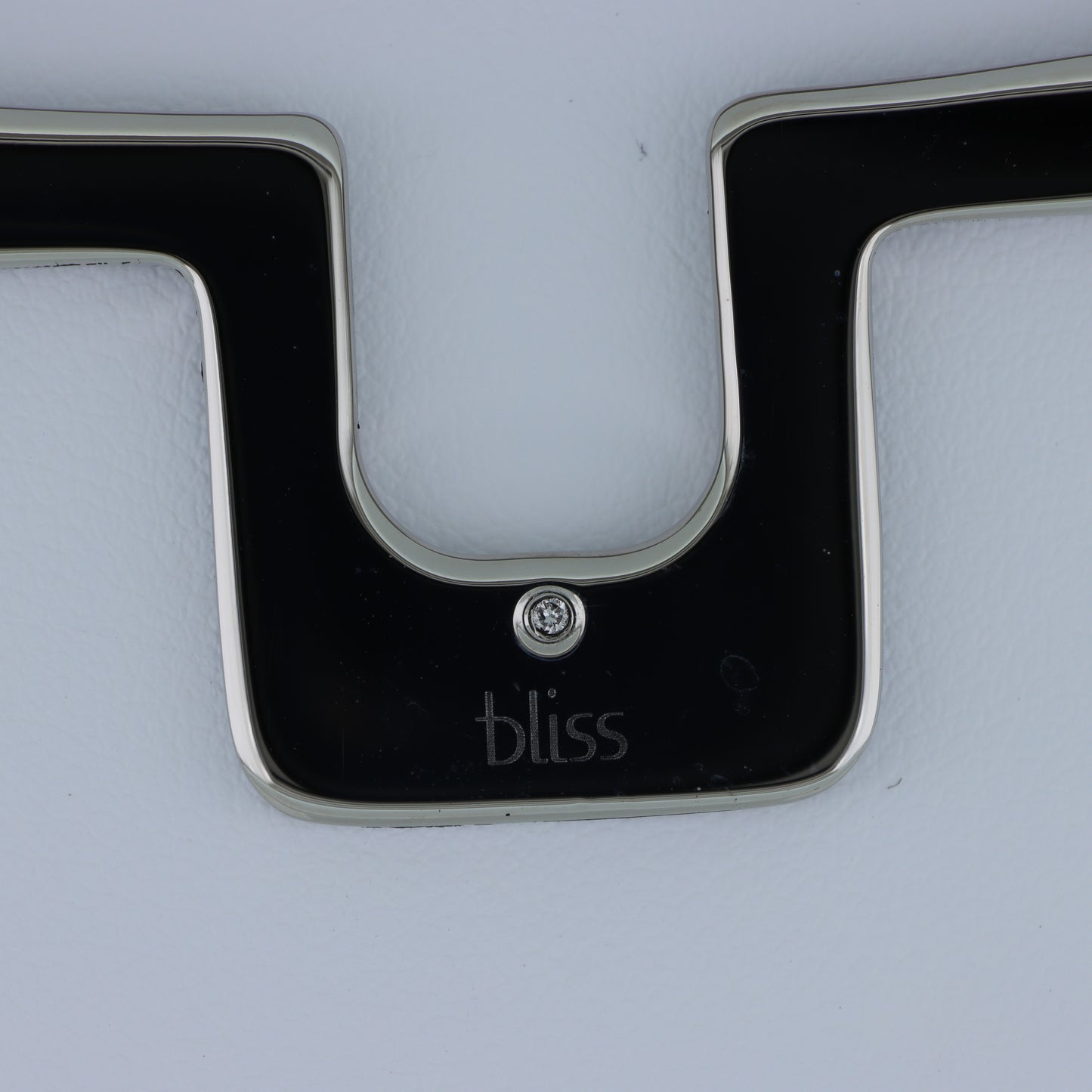 Bliss – Collana Croce Acciaio Lucido con Cristallo e Cordino Nero