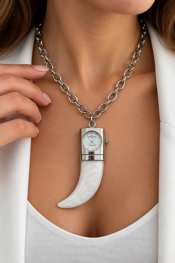 Collana con orologio M&M Primo Emporio e corno – Il tempo portafortuna