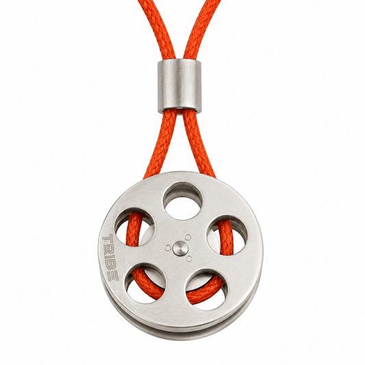 Breil Tribe – Collana Pendente Disco Ruota Acciaio Spazzolato con Cordino Arancione