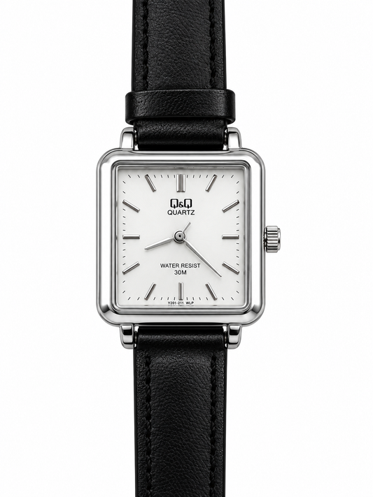 Orologio Q&Q rettangolare con quadrante bianco e cinturino in vera pelle nera