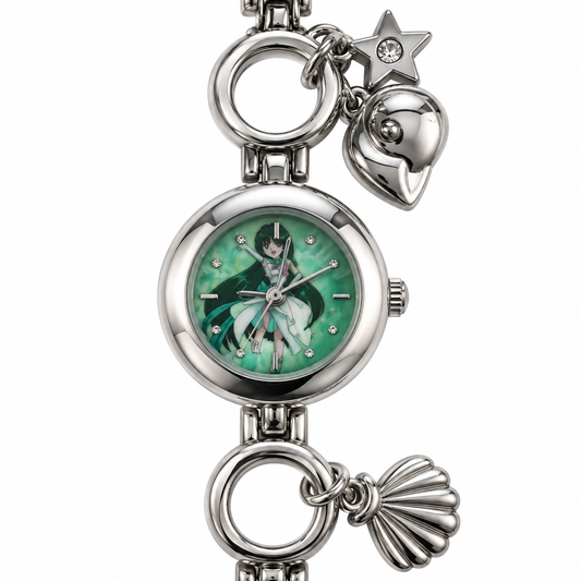 Orologio argentato con bracciale a charm stella, cuore e conchiglia e quadrante verde con illustrazione anime