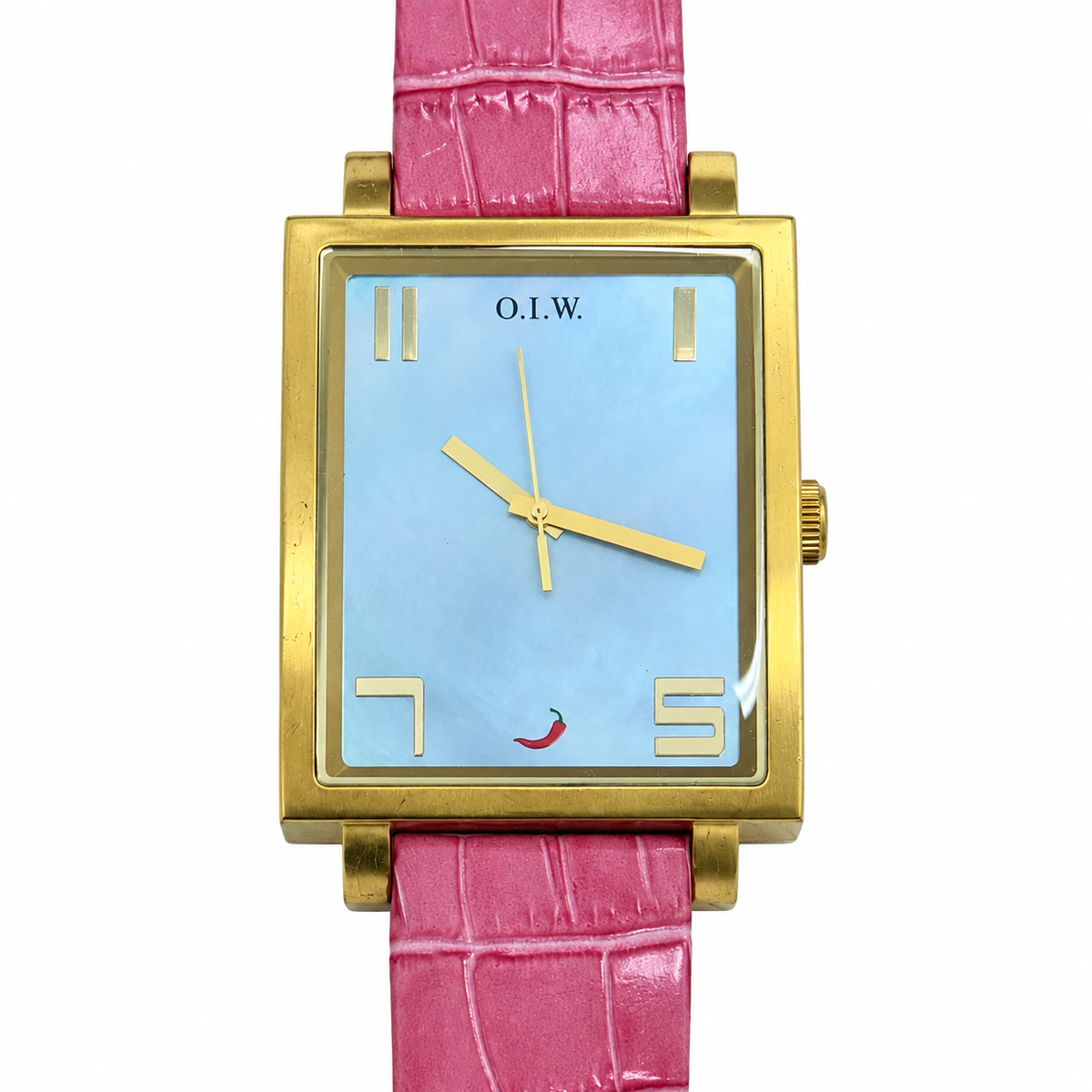 Orologio OIW con cassa quadrata color oro, quadrante azzurro con peperoncino illustrato e cinturino rosa