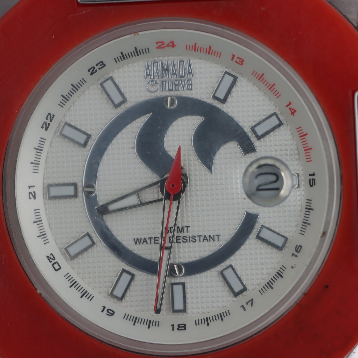 Armada Nueva – Orologio Sport Quadrante Bianco Bezel Rosso Scala 24H Water Resistant 50MT con Data