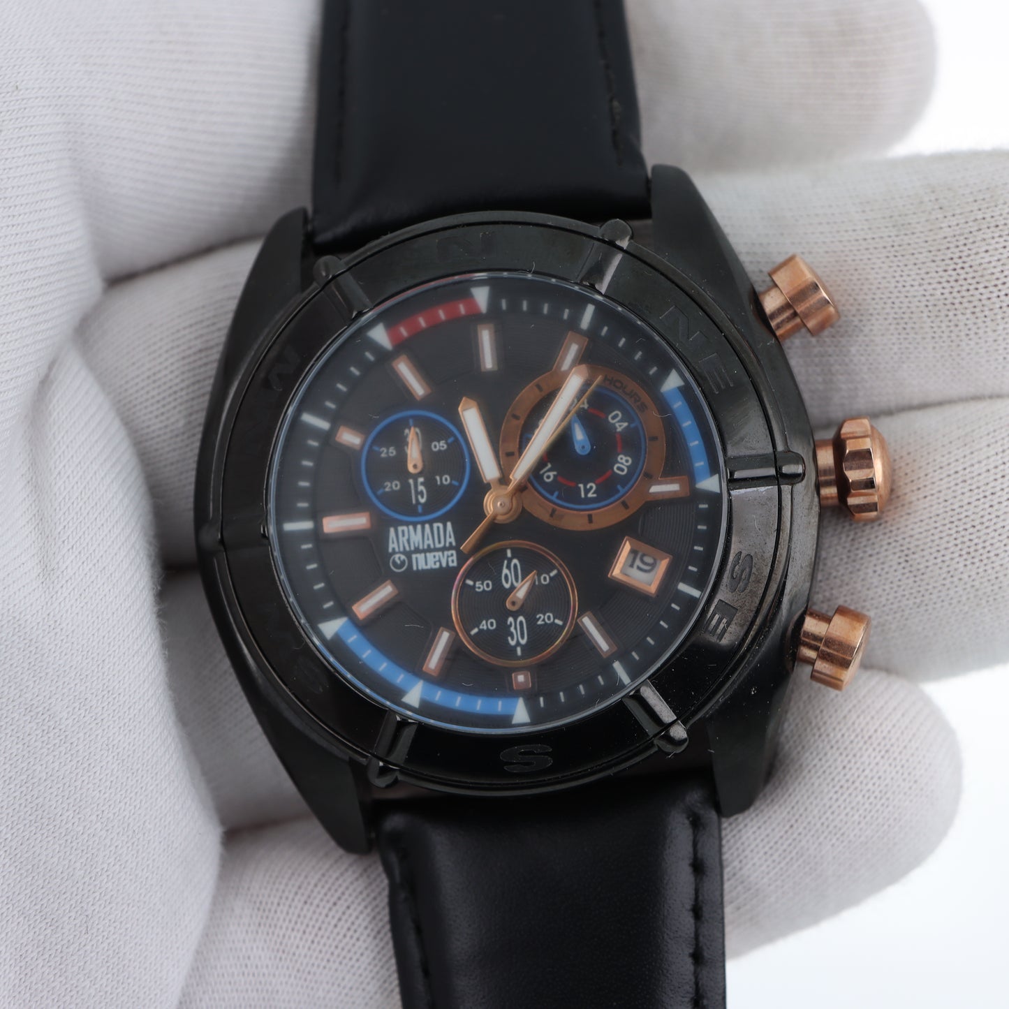 Armada Nueva – Cronografo Bussola Total Black con Dettagli Oro Rosa e Cinturino Pelle Nera