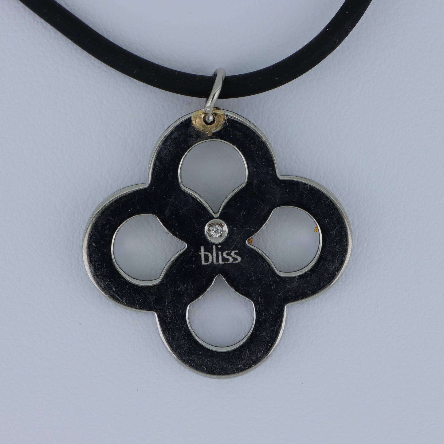 Bliss – Collana Quadrifoglio Acciaio con Cristallo e Cordino Nero