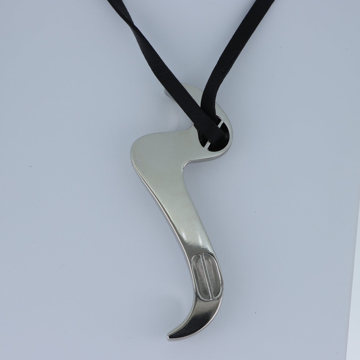 Breil – Collana Pendente Onda Sinuosa Acciaio Spazzolato con Cordino Nero