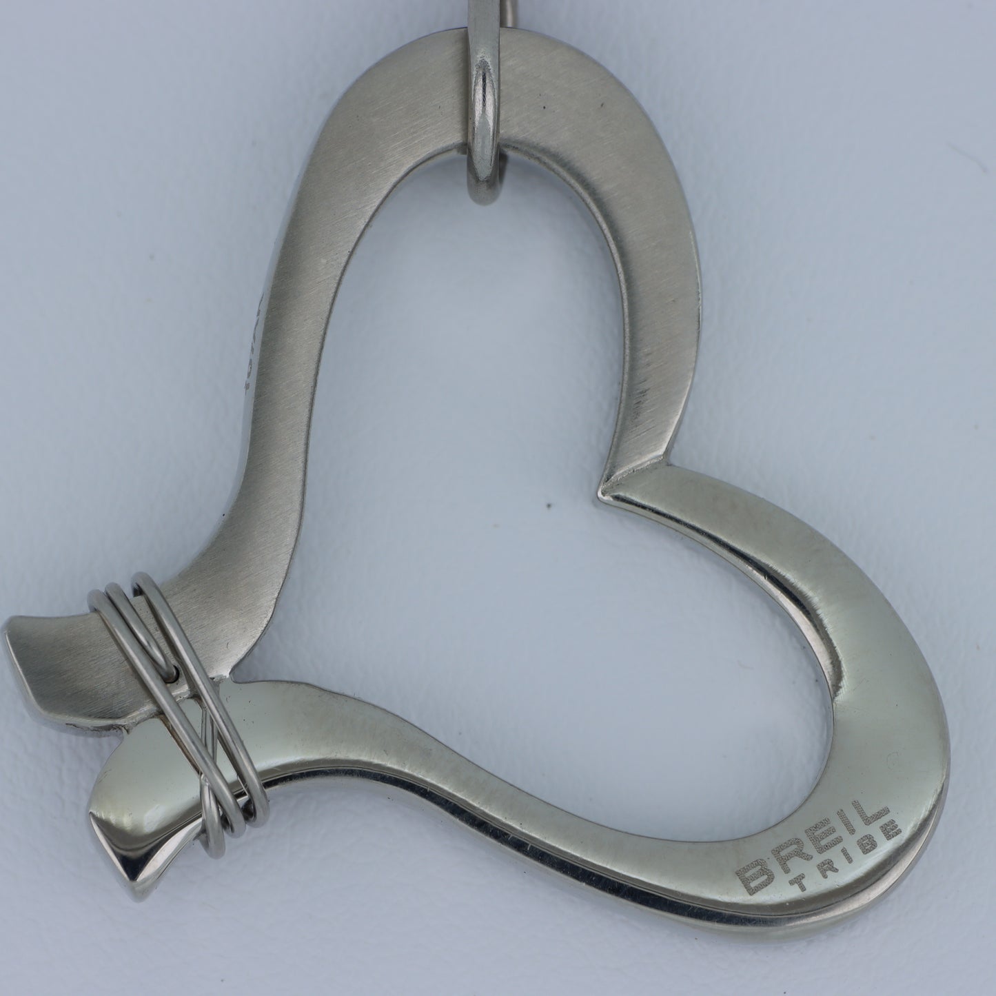 Breil Tribe – Collana Pendente Cuore con Freccia Acciaio Lucido e Cordino Nero