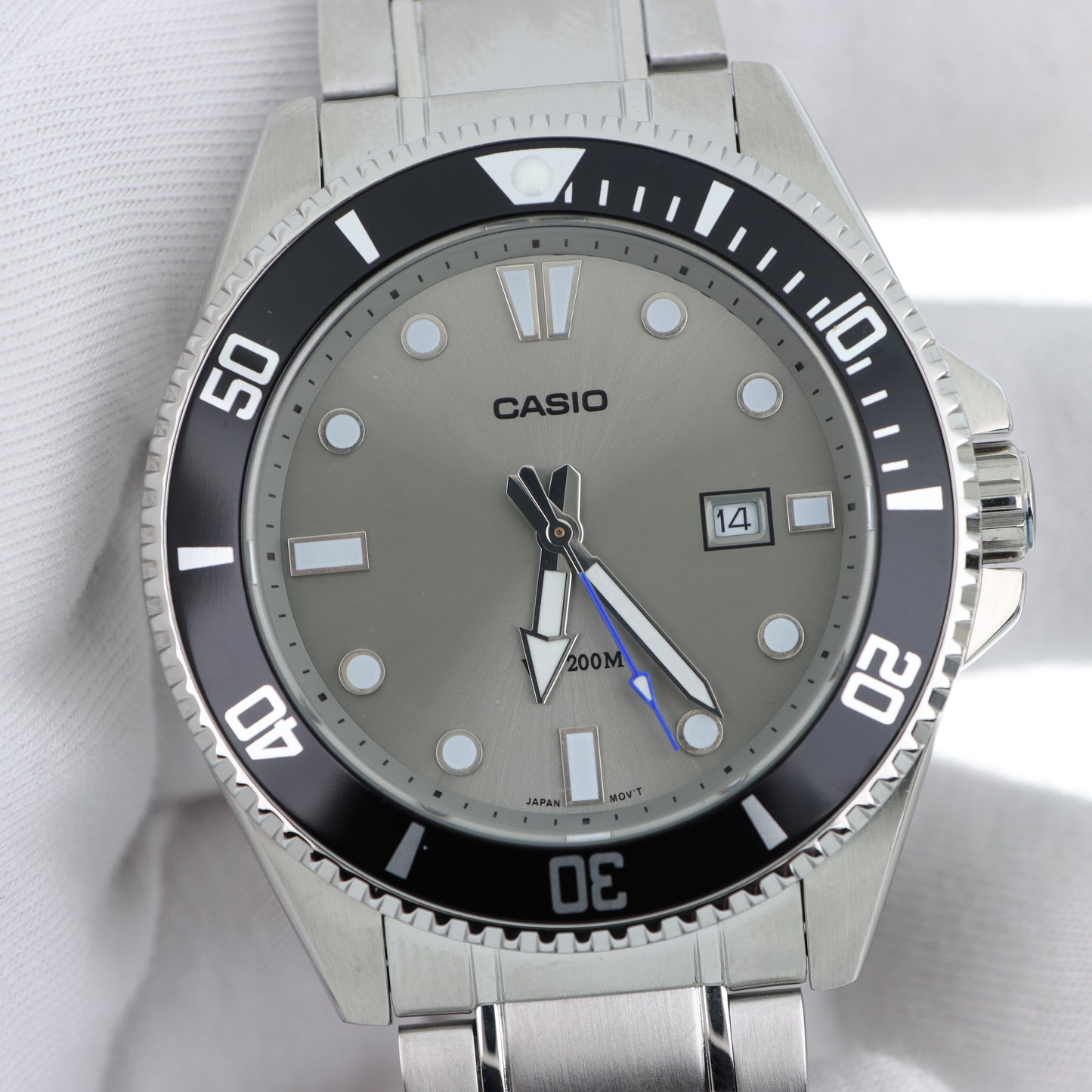 Casio MDV-107D - Orologio Uomo Diver 200M Quadrante Grigio Lunetta Nera Bracciale Acciaio