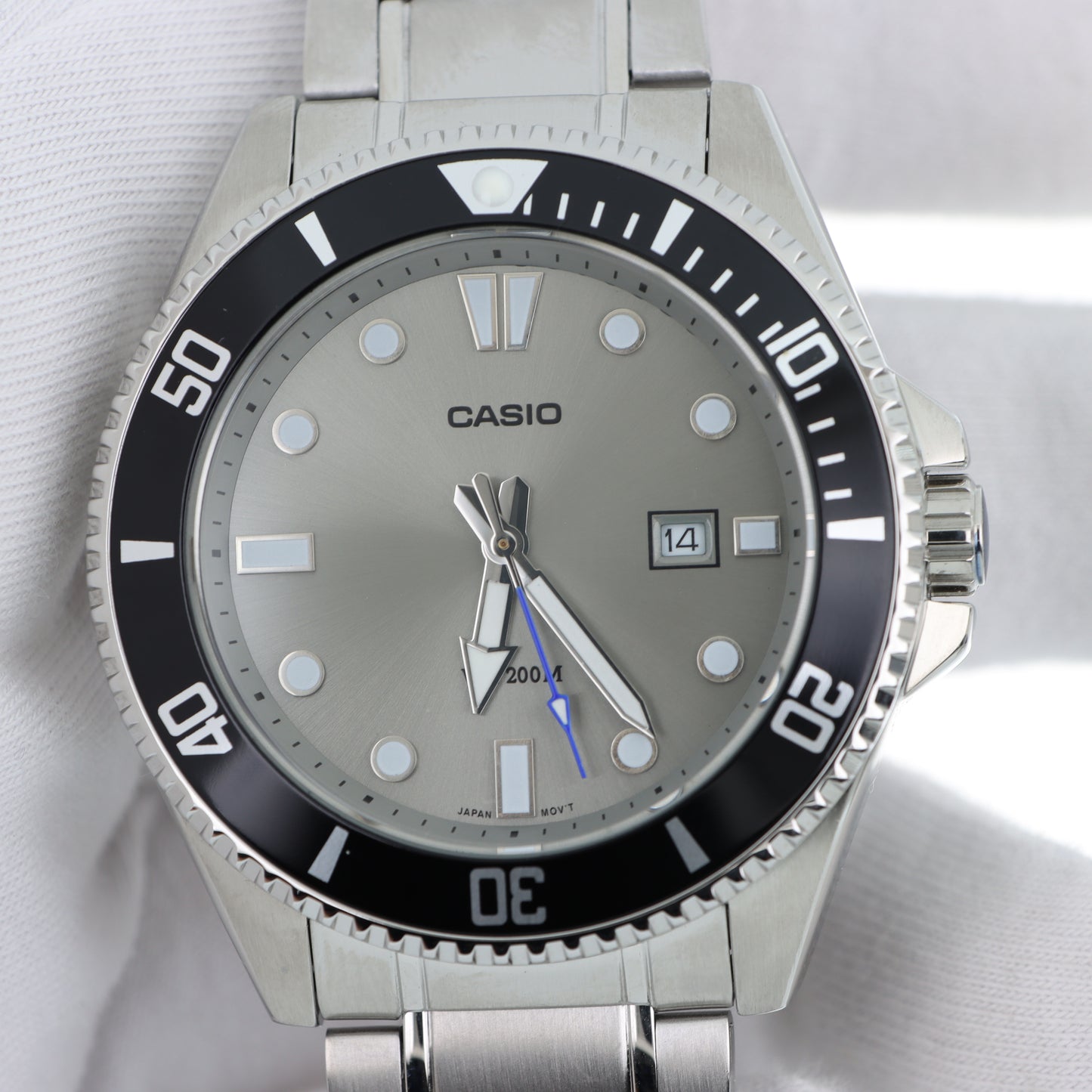Casio MDV-107D - Orologio Uomo Diver 200M Quadrante Grigio Lunetta Nera Bracciale Acciaio