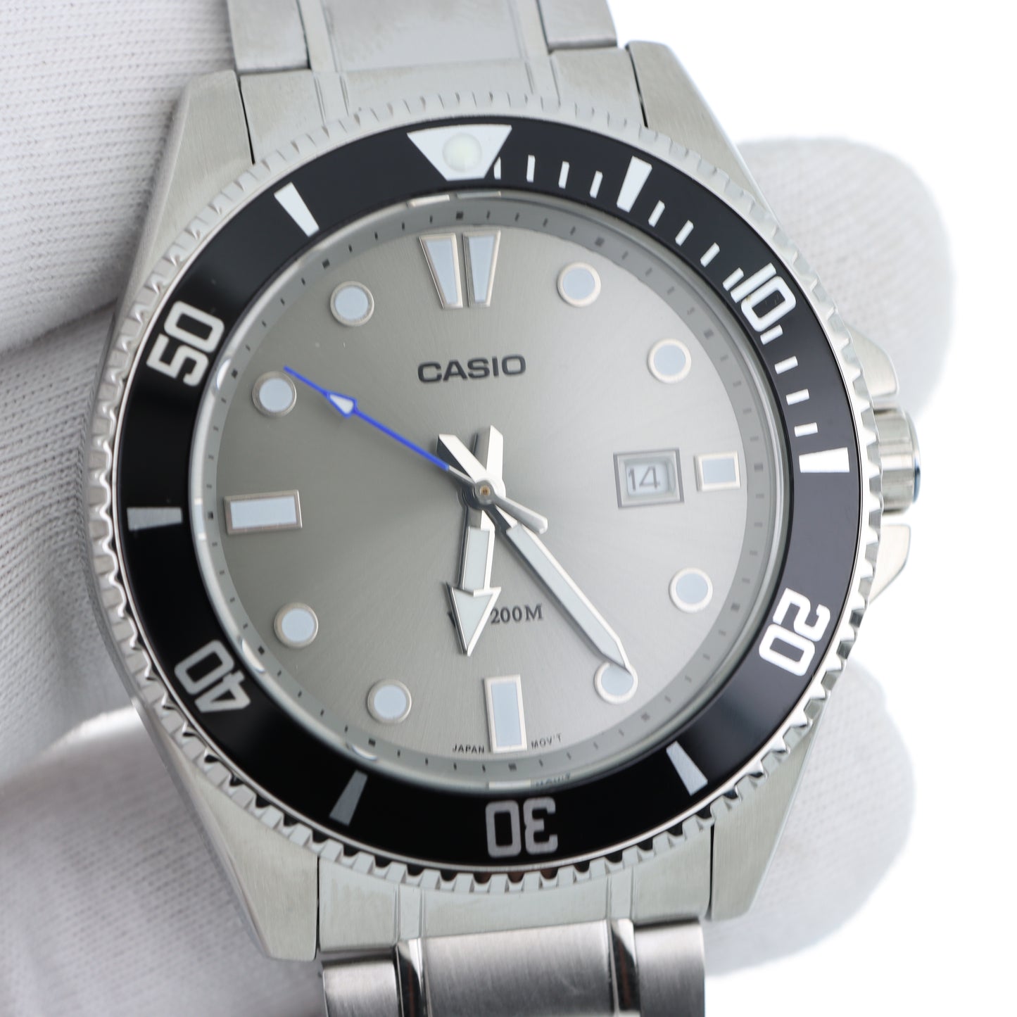 Casio MDV-107D - Orologio Uomo Diver 200M Quadrante Grigio Lunetta Nera Bracciale Acciaio