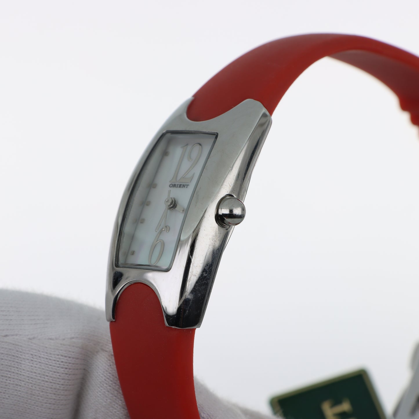 Orologio Orient Lady Bangle Red - Cassa Avvolgente Silver con Quadrante Madreperla e Cinturino Rosso