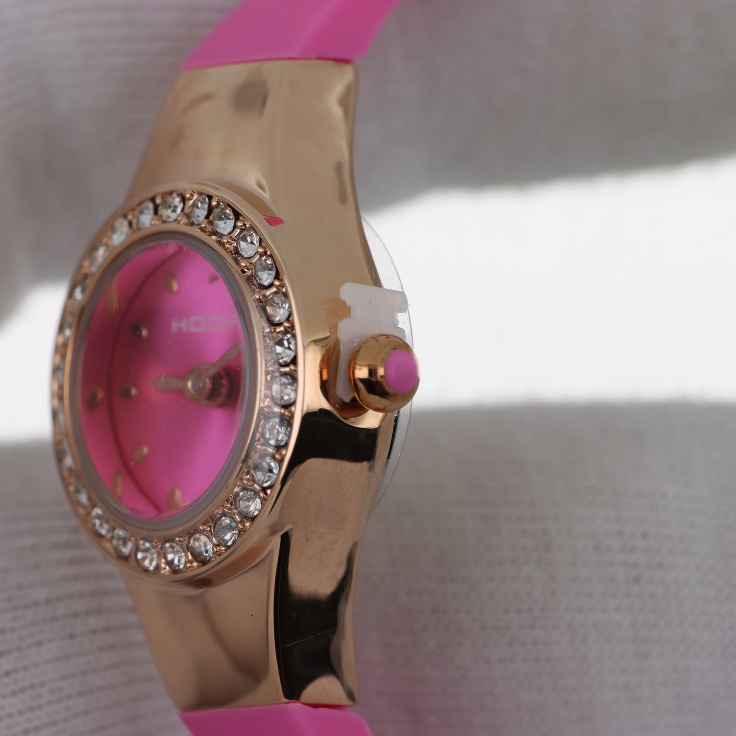 Orologio Hoops Donna – Cassa Rose Gold con Cristalli e Quadrante Fucsia