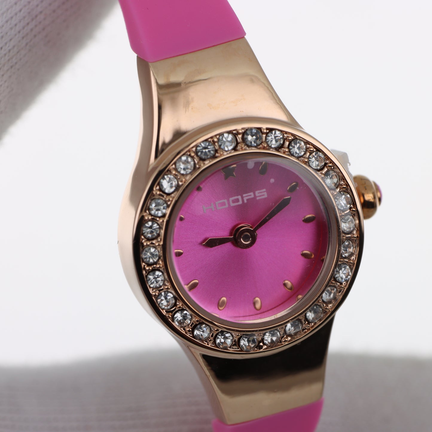 Orologio Hoops Donna – Cassa Rose Gold con Cristalli e Quadrante Fucsia
