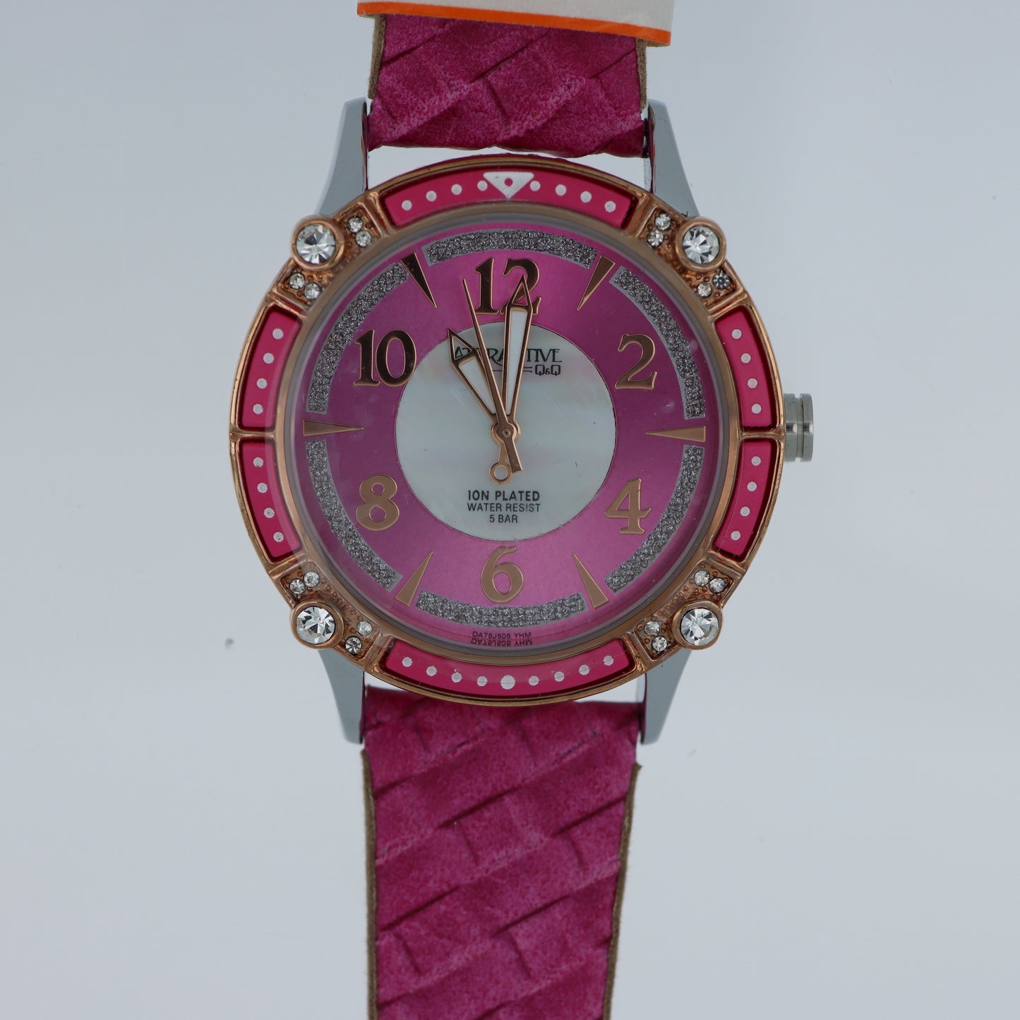Q&Q Attractive – Orologio Donna Rosa Fucsia Ion Plated Madreperla 5 Bar