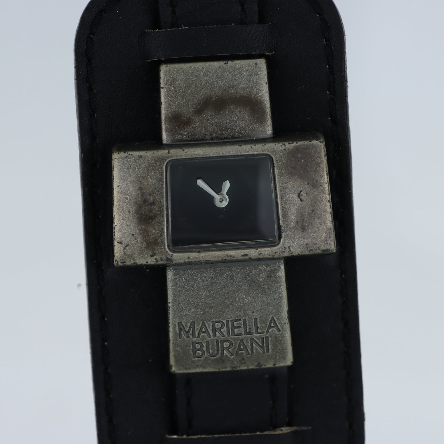 Mariella Burani – Orologio Donna Cassa a Croce Quadrante Nero Cuff in Pelle