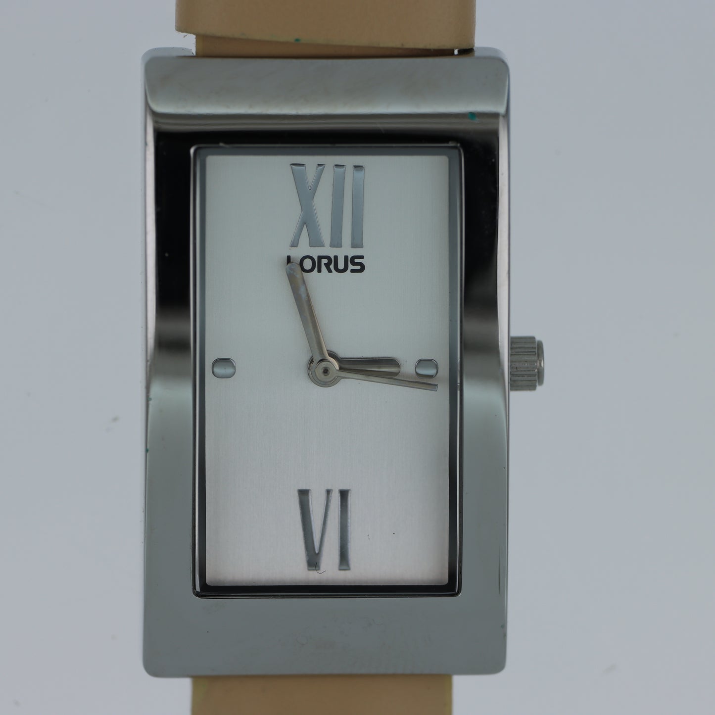 Lorus – Orologio Donna Cassa Rettangolare Quadrante Bianco Numeri Romani Cinturino Cuoio
