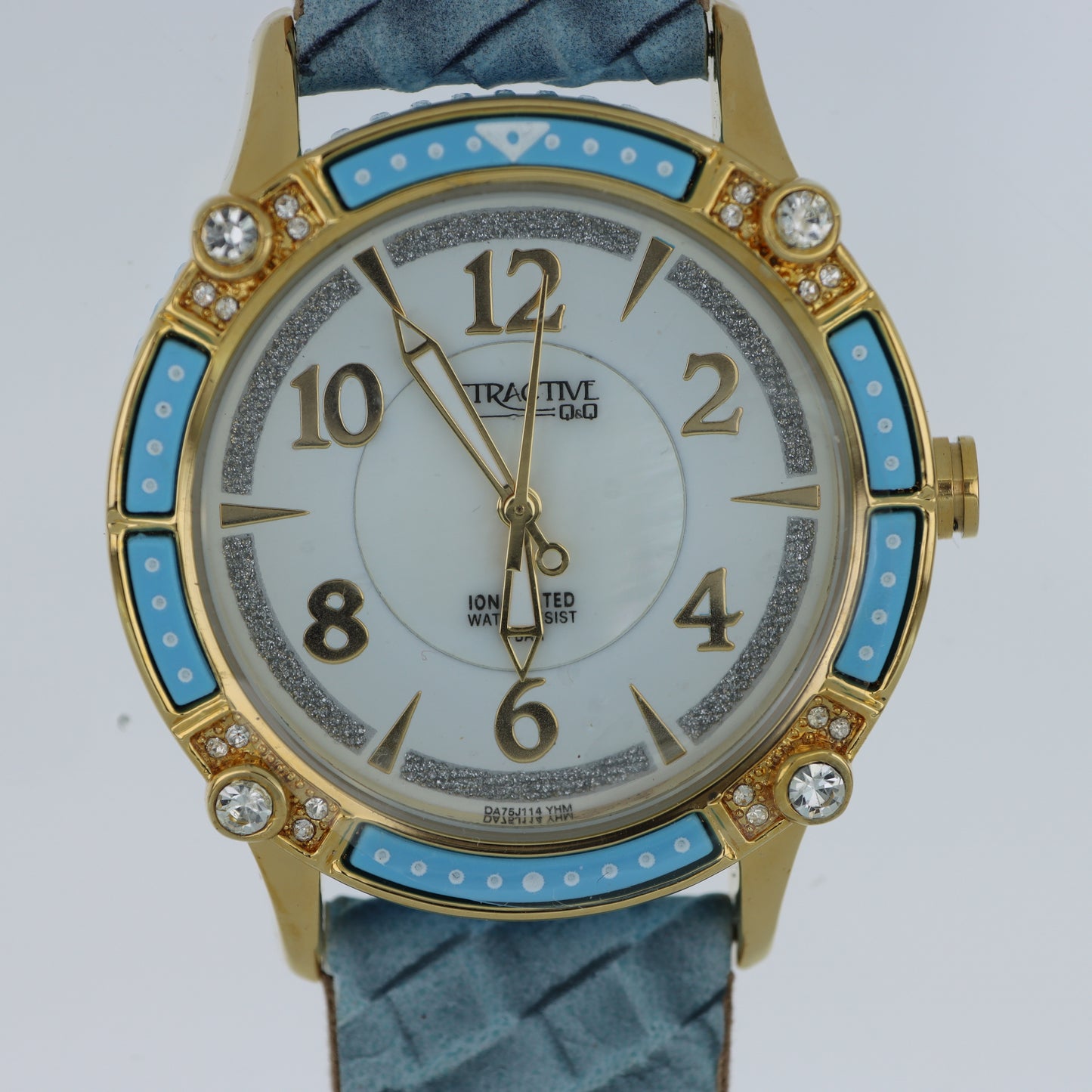 Q&Q Attractive – Orologio Donna Bezel Blu Smaltato Cristalli Madreperla Cinturino Trapuntato 5 Bar