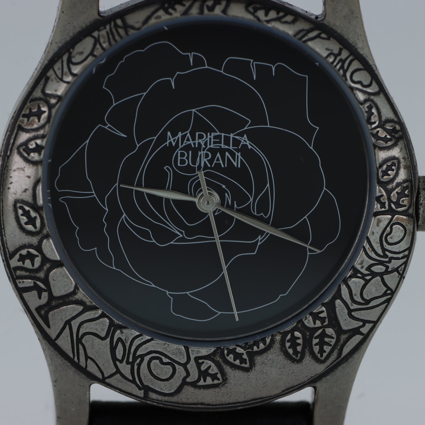 Mariella Burani – Orologio Donna Quadrante Nero Rosa Incisa Bezel Anticato Arabeschi Cinturino Cuoio