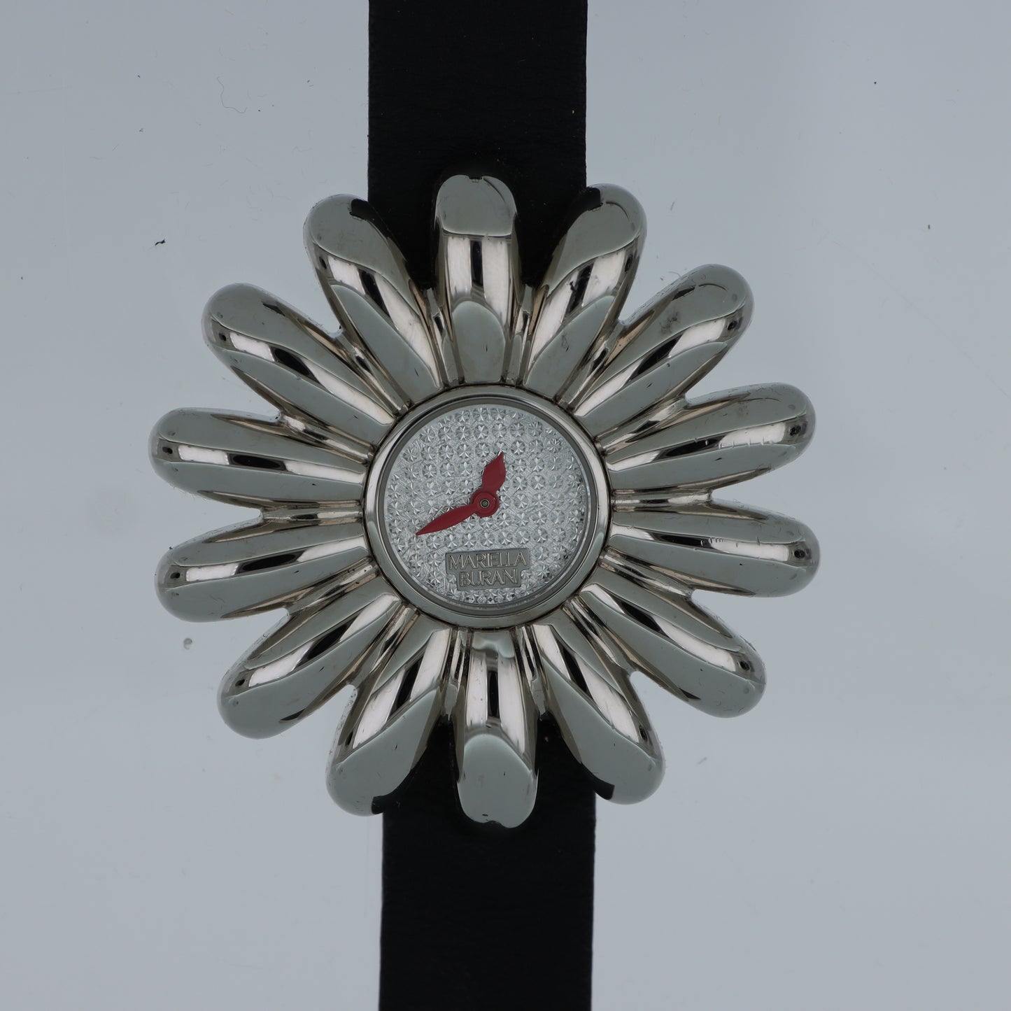 Mariella Burani – Orologio Donna Cassa a Fiore Margherita Acciaio Quadrante Pavé Cristalli Lancette Rosse