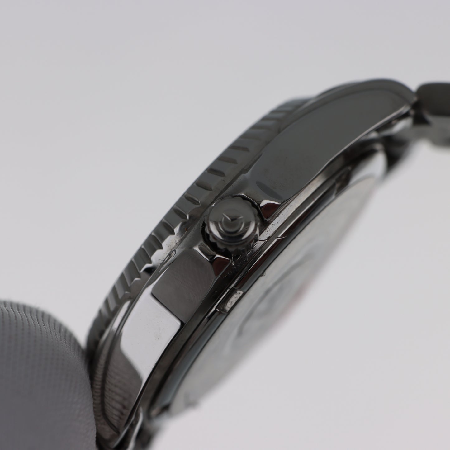 Orologio Sector 100 – Swiss Made Sapphire Crystal 100 Metri