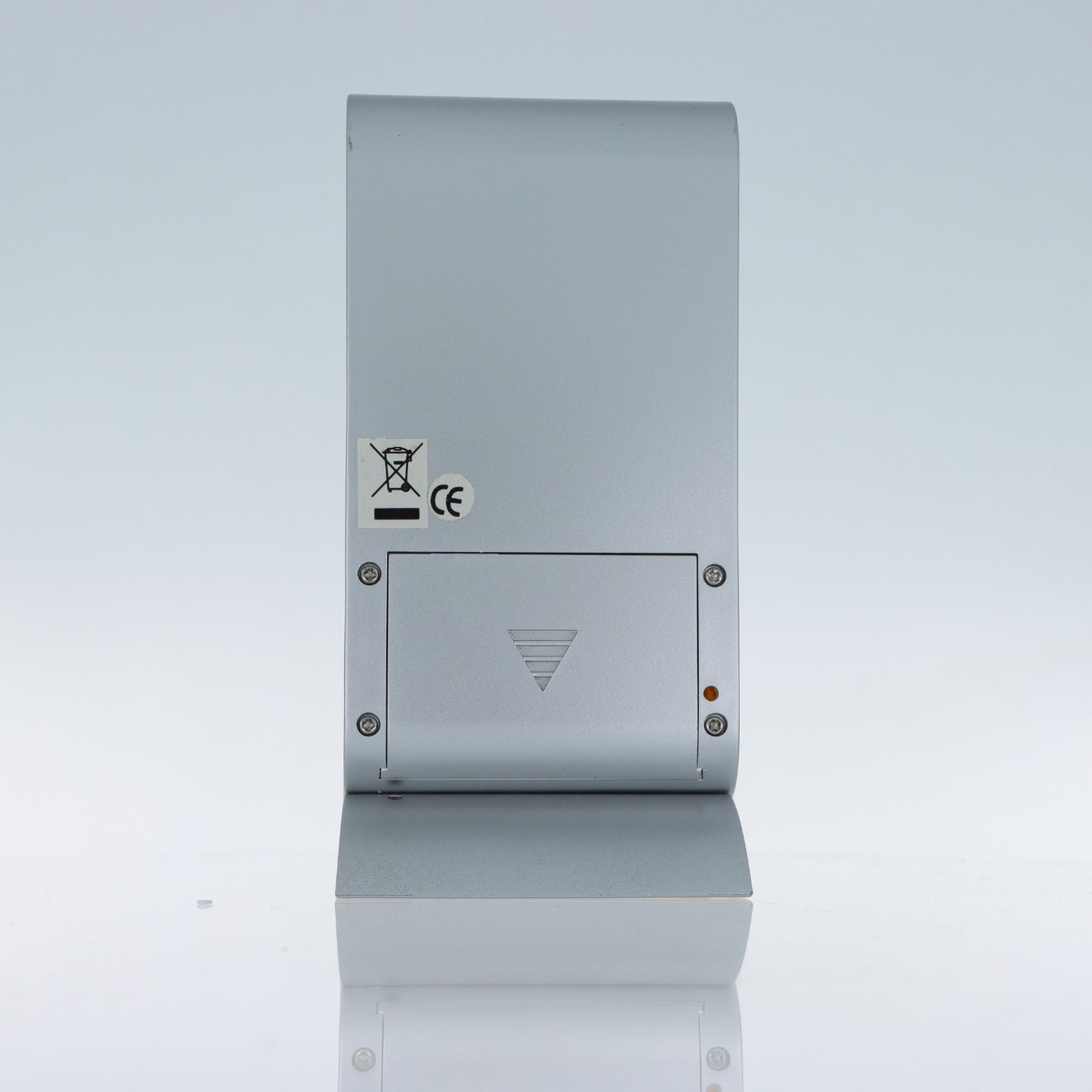 XTime Horloge de table numérique rétroéclairée – Design vertical en aluminium
