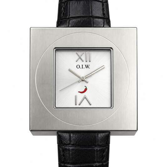 Orologio O.I.W. con cassa quadrata argentata, quadrante bianco e cinturino nero