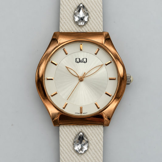 Orologio Q&Q color oro rosa con cinturino avorio e dettagli a goccia
