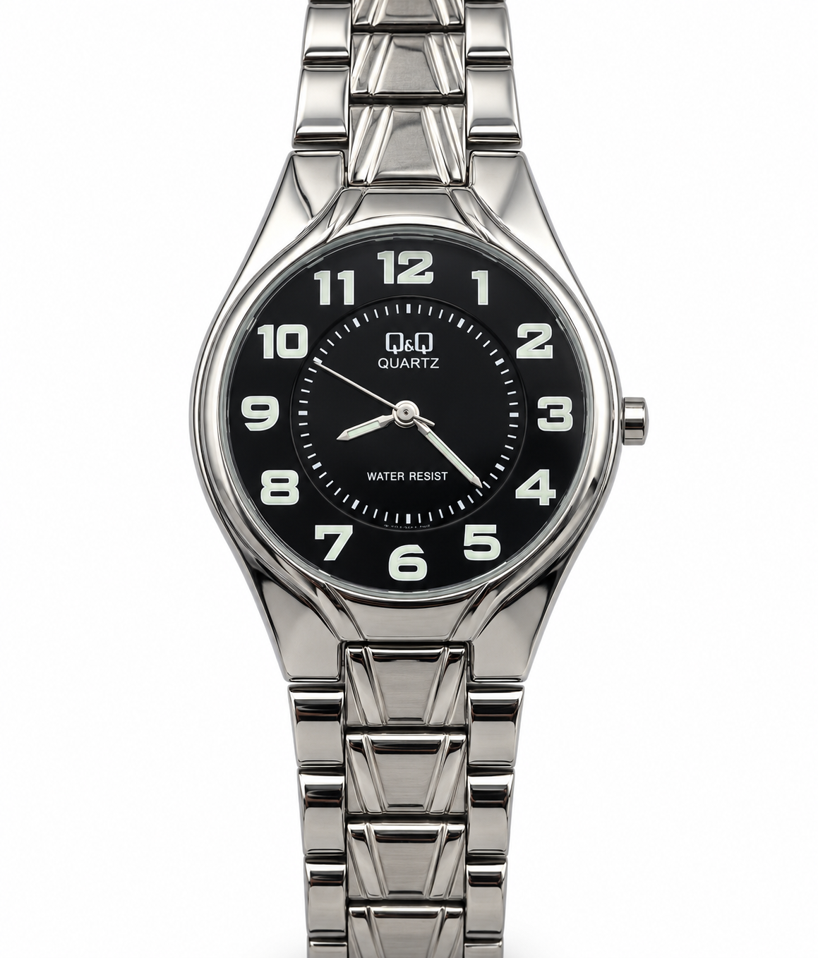 Orologio Q&Q con quadrante nero, grandi numeri arabi e bracciale argentato a maglie geometriche