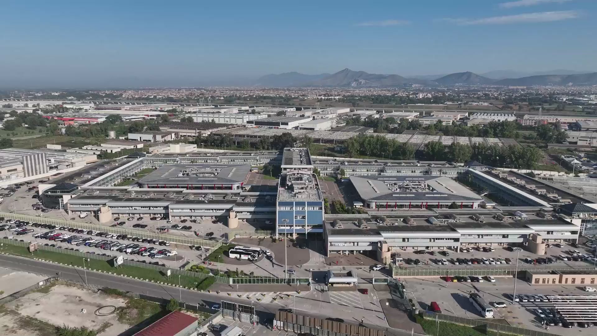 Carica il video: 